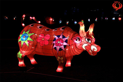 牛年燈會(huì)制作 融合牛元素的花燈與彩燈藝術(shù)