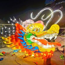 廟會(huì)集市與國慶彩燈 傳統(tǒng)手工技藝的魅力綻放